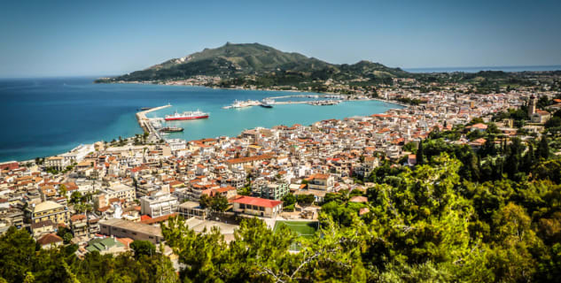 Zakinthos city z Bochali - https://www.flickr.com/photos/alistairford/8780936027