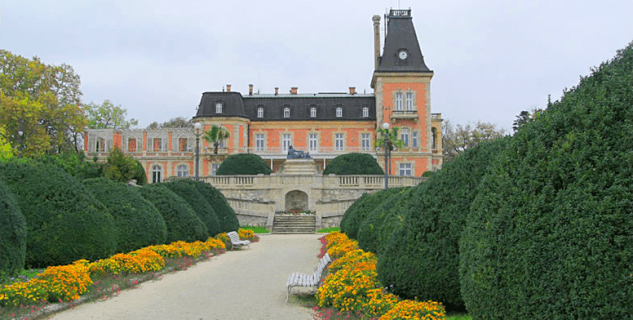 Palác Euxinograd - http://en.wikipedia.org/wiki/File:Euxinograd-palace-benkovski.png