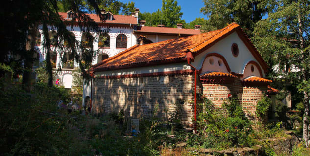 Dragalevtsi Monastery - https://en.wikipedia.org/wiki/Dragalevtsi_Monastery#mediaviewer/File:Dragalevtsi_Monastery_TB_(8).jpg