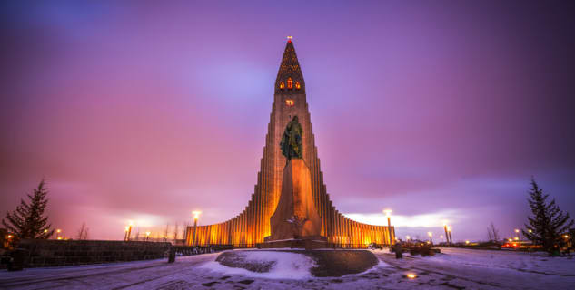 Kostel Hallgrímskirkja - https://www.flickr.com/photos/anieto2k/12048532816