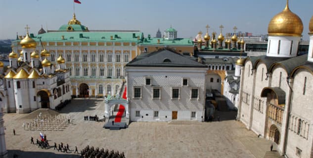 Chrámové násmětí - https://commons.wikimedia.org/wiki/File:Cathedral_Square.jpg