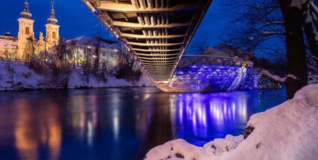 Zasněžený Murinsel - https://www.flickr.com/photos/joebi/8392116106