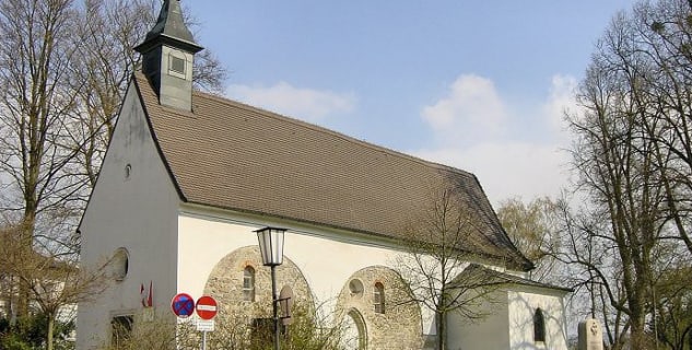 Kostel sv. Martina - http://commons.wikimedia.org/wiki/File:Martinskirche_Linz.jpg