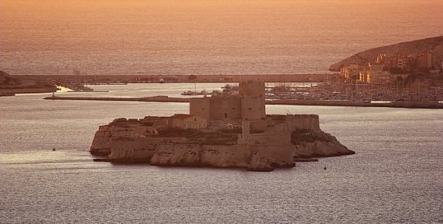 Ostrov If - https://www.flickr.com/photos/mathieu_distefano/8345776276/