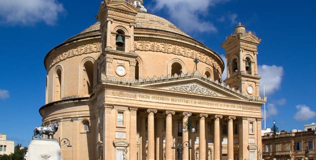 Mosta Dome 3 - https://commons.wikimedia.org/wiki/File:Mosta_Dome_3_(6800825926).jpg