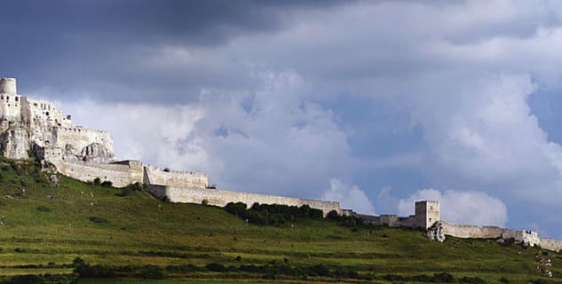 Spišský hrad - https://commons.wikimedia.org/wiki/File:Spissky_Hrad-LV-2.jpg