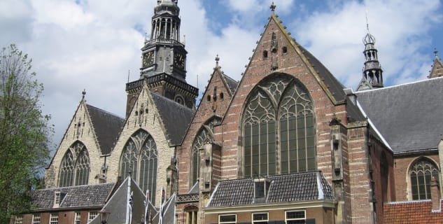 Kostel Oude Kerk - https://www.flickr.com/photos/zamito44/4897340975/