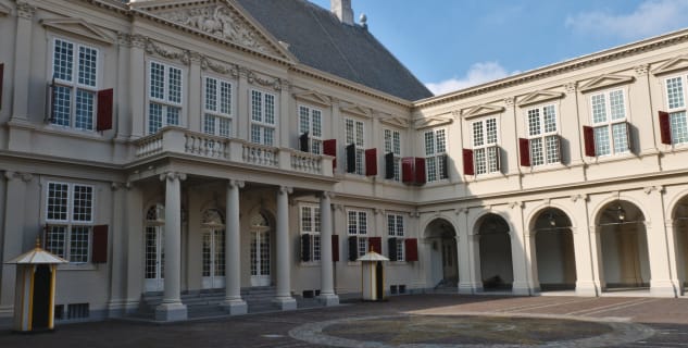 Noordeinde Palace - https://www.flickr.com/photos/delphinidaesy/21630608403/in/photolist-yXqwhc-rH1NBR-69igDj-Ku94v9-BWy17F-rZkLWf-5GBckF-mTZJtR-mTZmTg-6Q6HAb-6Q2Awv-5GFxUE-mTZmLT-mTYNCM-69igL1-sno6cu-byNALs-5GBeqc-N4TMq6-th4CQS-NuuCgu-M2gPvY-9HxnDg-egxY8Q-egsf3V-egseeD-egxZ1S-egy1nb-egy1G1-egsfs6-egsfBp-egsenP-egy1by-egxXTQ-egsfdZ-egxZdW-egsg5x-cYtnK3-cYtjV1-cYto31-cYtmky-cYtmGh-cYtok1-cYtp3y-cYtkbU-cYtn3j-cYtkCA-cYtkZC-cYtnn9-cYtoG1