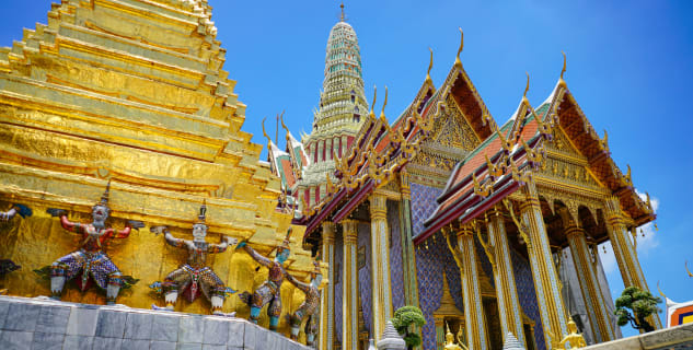 Vchod do Wat Phra Kaew - https://www.flickr.com/photos/mark-meng/37146597055/