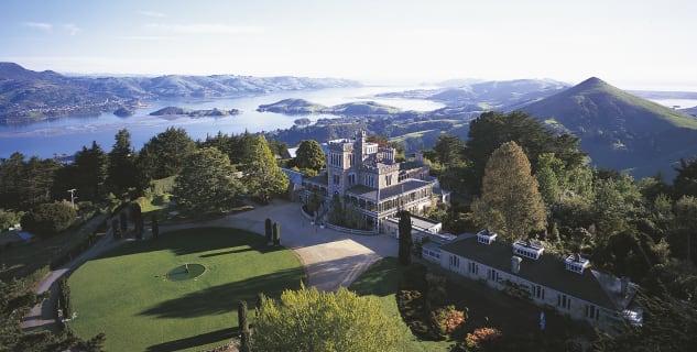 Larnach castle a Otago harbour - https://www.flickr.com/photos/dunedinnz/5076861590