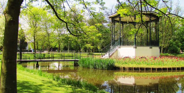 Vondelpark - https://www.flickr.com/photos/barbarawalsh/5723243713