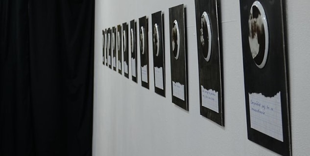 «Ў» Gallery - https://commons.wikimedia.org/wiki/File:LOGOSES_-_Exhibition_by_Konstantin_Selikhanov_6.03.2014_%D0%8E_gallery_Minsk_04.JPG 