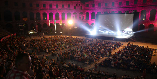 Pulský filmový festival - http://www.pulafilmfestival.hr/en/21st-july-screening-of-you-carry-me