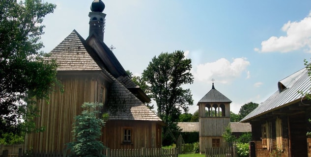 Muzeum venkova - https://commons.wikimedia.org/wiki/File:Muzeum_Wsi_Lubelskiej_(Skansen)_-_11.jpg?uselang=cs