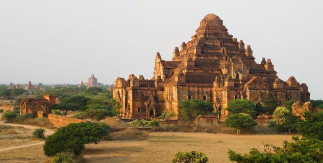 Chrám Dhammayangyi v Baganu - https://en.wikipedia.org/wiki/File:Dhammayangyi_Temple_at_Bagan,Myanmar.jpg