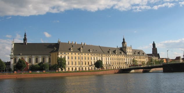 Univerzita - https://commons.wikimedia.org/wiki/File:Wroc%C5%82aw_-_budynek_Uniwersytetu_Wroc%C5%82awskiego.jpg?uselang=cs