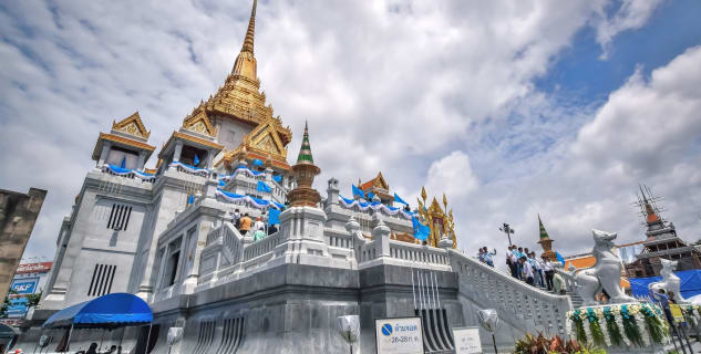 Wat Traimit - https://www.flickr.com/photos/teseum/48585592091/