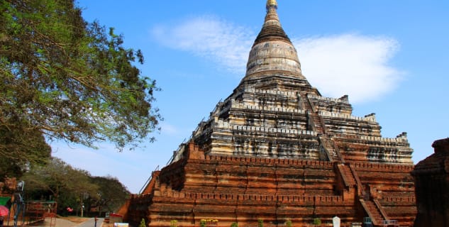 Shwesandaw Pagoda v Baganu - https://www.flickr.com/photos/jalopes/32653716067/