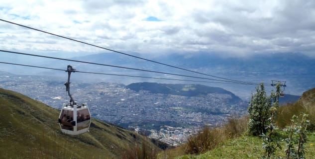 Lanovka TelefériQo až na Cruz Loma - https://www.flickr.com/photos/sheeprus/14772479856/