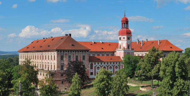 Zámek Roudnice nad Labem - https://cs.wikipedia.org/wiki/Roudnice_nad_Labem_(z%C3%A1mek)#/media/File:Roudnice_nad_Labem_-z%C3%A1mek.jpg