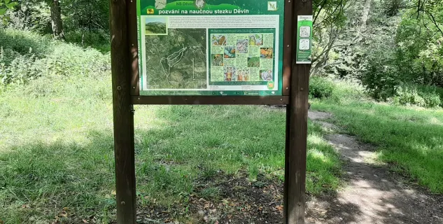 Informační panel naučné stezky Děvín - https://www.mikulov.cz/obcan/naucne-stezky/39/naucna-stezka-devin