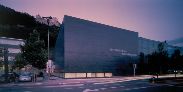 Kunstmuseum - https://en.wikipedia.org/wiki/Kunstmuseum_Liechtenstein#/media/File:Kunstmuseum_Liechtenstein,_Vaduz.jpg