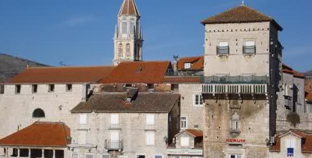 Klášter sv. Mikuláše - http://www.trogir.hr/GradTrogir/356-gradonacelnikbenediktinke