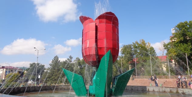Tulipánová fontána, Šymkent, KAZ - 