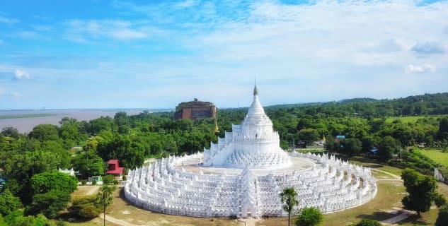 Hsinbyume Pagoda (Myatheindan Pagoda) - https://commons.wikimedia.org/wiki/File:Mya_Thein_Tan_Pagoda,_Min_Kun.jpg