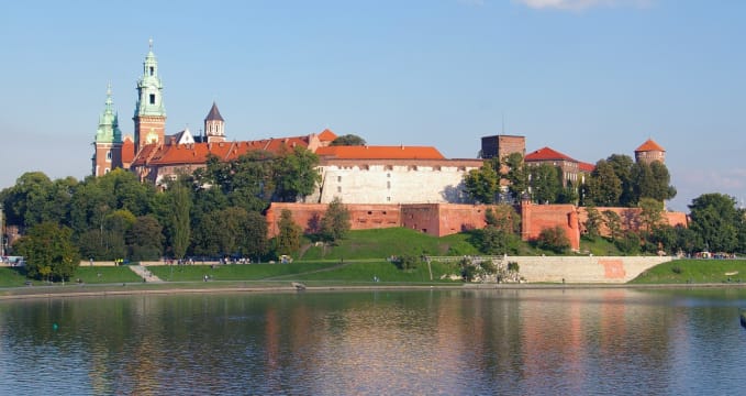 Wawel - https://commons.wikimedia.org/wiki/File:Krakow_Wawel_20070920_1299.jpg