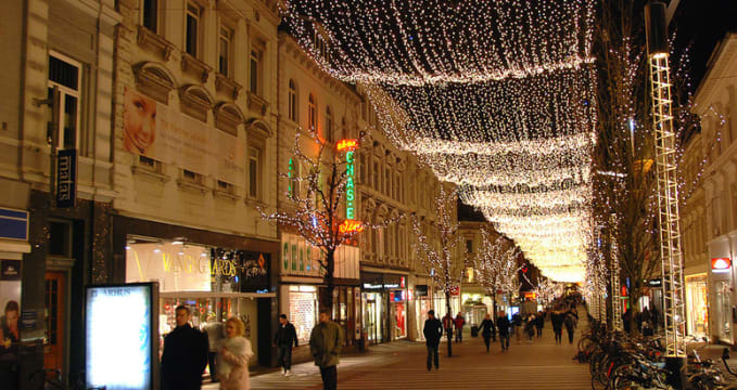 Třída Strøget - https://www.flickr.com/photos/ikkoskinen/4160039149