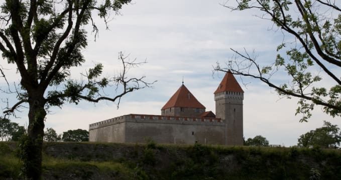 Hrad Kuressaare - https://www.flickr.com/photos/kamalaboulhosn/2480606968