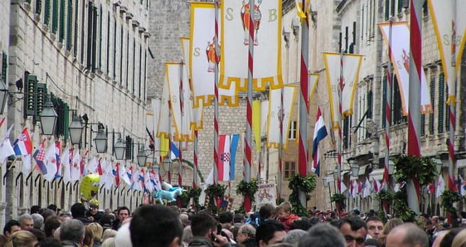 Slavnosti svatého Blažeje - https://commons.wikimedia.org/wiki/File:Sv._Vlaho_2008_006.jpg