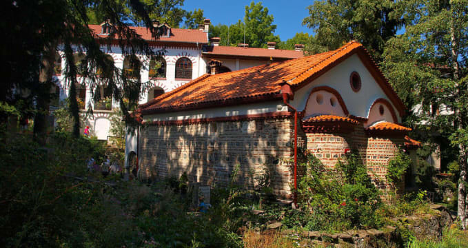 Dragalevtsi Monastery - https://en.wikipedia.org/wiki/Dragalevtsi_Monastery#mediaviewer/File:Dragalevtsi_Monastery_TB_(8).jpg