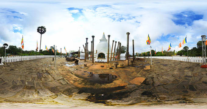 Thuparama Dagoba - https://commons.wikimedia.org/wiki/File:Thuparamaya_dagoba_in_Anuradhapura,Sri_lanka.jpg