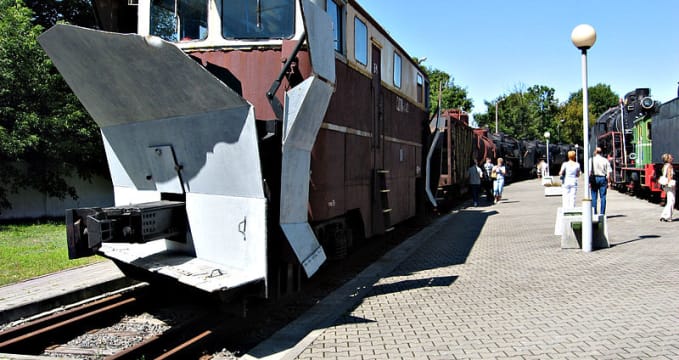 Muzeum železniční technologie - https://commons.wikimedia.org/wiki/File:Locomotive_in_the_Brest_Railway_Museum.jpg