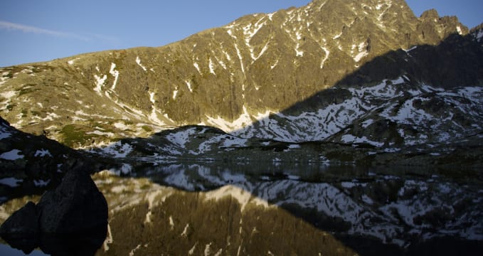 Batizovské pleso na Slovensku - https://www.flickr.com/photos/peterfenda/5323614100/