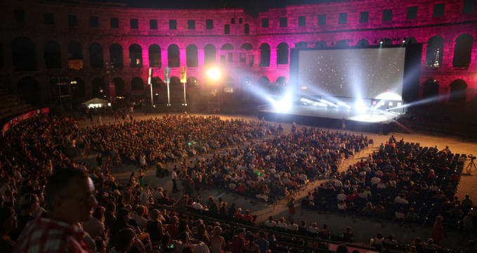 Pulský filmový festival - http://www.pulafilmfestival.hr/en/21st-july-screening-of-you-carry-me