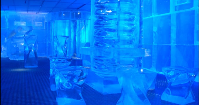 Ice Bar - https://www.flickr.com/photos/ringk/4582457010/