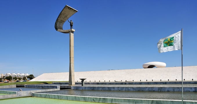 Memorial JK, Brasilia  - https://commons.wikimedia.org/wiki/File:Memorial_J_Kubitschek_Brasilia_2009.jpg