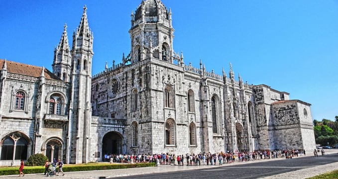 Klášter Jeronymitů - https://commons.wikimedia.org/wiki/File:Lisboa_(P)_-_Mosteiro_dos_Jer%C3%B3nimos_(tone-mapping).jpg