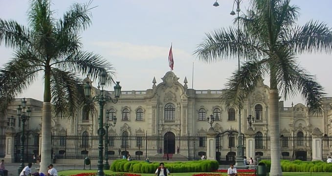 Prezidentský palác - https://commons.wikimedia.org/wiki/File:Casadepizarrolima.jpg