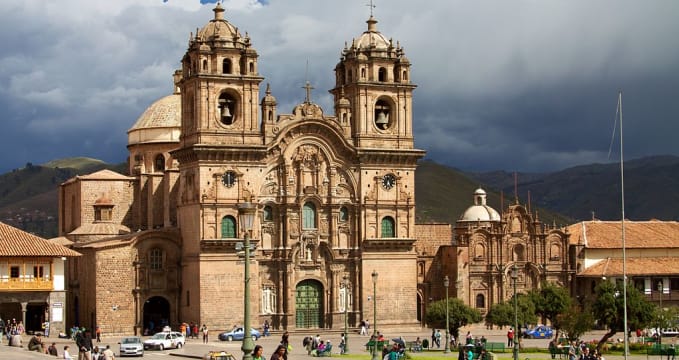 Iglesia de la Compañia de Jesús  - https://commons.wikimedia.org/wiki/File:Peru_-_Cusco_019_-_Iglesia_de_la_Compa%C3%B1ia_de_Jes%C3%BAs_(7084770355).jpg