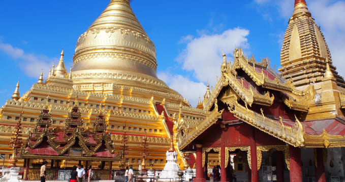 Shwezigon Pagoda - https://www.flickr.com/photos/porkandchicken/31999721228/