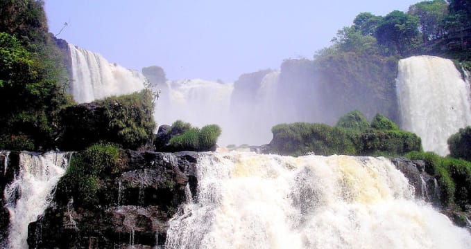 Salto del Monday, Paraguay - https://commons.wikimedia.org/wiki/File:Paraguay_Saltos_del_Monday.jpg