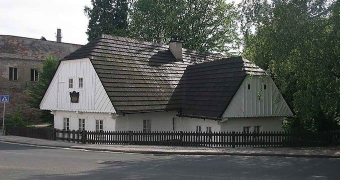 Rodný domek A. Jiráska - https://commons.wikimedia.org/wiki/File:JIRASEK_HOUSE.jpg