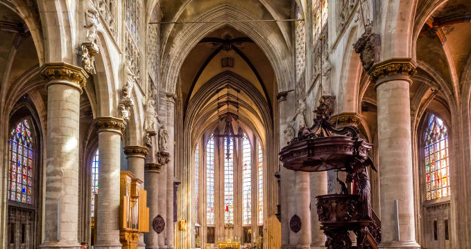 Église Notre-Dame du Sablon - https://www.flickr.com/photos/55267995@N04/27334609241/in/photolist-HDt21e-PYZd8-HDt4c8-szjcCt-oBD9BP-9bpBuu-dbdjih-HKL6DX-GQ2vTm-GQ8YZ2-shSGgM-oTSw3K-shVj4p-p5QNmf-HDta3g-hp5Xx3-hp67XM-PYZ4K-oU9cvM-dbdiNm-ec3mRC-oNnKtQ-oBDLAw-HKL3An-9bmuS8-9Z5bCL-p5QA4E-shTfVe-p3QzMo-PYZiV-kpnd9S-ai3hWu-payYXg-oNozqZ-oBCZxM-9Z5bsJ-hp5DYX-dbdgp4-oU93R2-9Z5bmj-hp7v8z-dbdjU9-HDtcnr-HKL9zr-hp5Spi-GQ2s61-85xr22-hp52nF-HKLf1g-yM9sS/