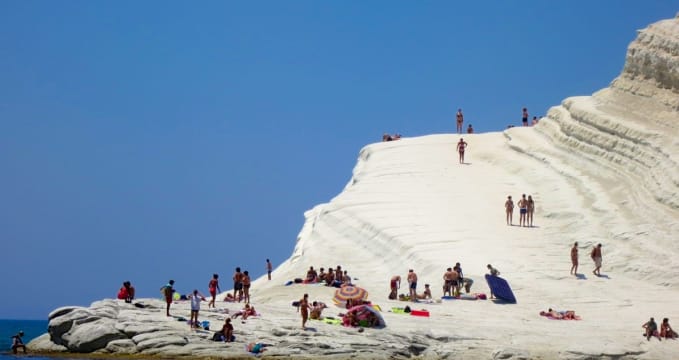 Scala dei Turchi  - https://www.flickr.com/photos/aniamendrek/9323857172