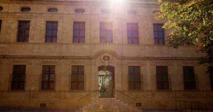 Museé Granet - https://commons.wikimedia.org/wiki/File:Mus%C3%A9e_Granet_Aix_en_Provence.jpg