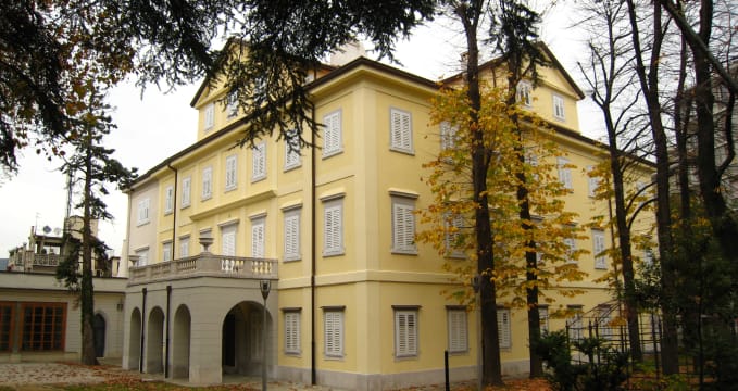 Městské muzeum Sartorio - https://en.wikipedia.org/wiki/Museo_Sartorio#/media/File:Trieste_-_Museo_Sartorio_01.jpg